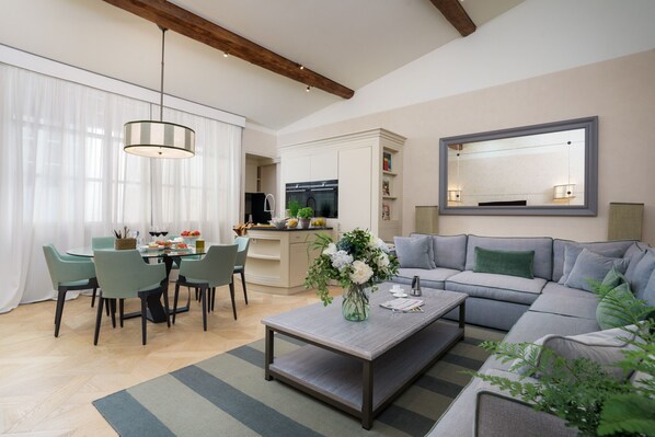 Principe Ludovico Florence open-plan sitting / dining room