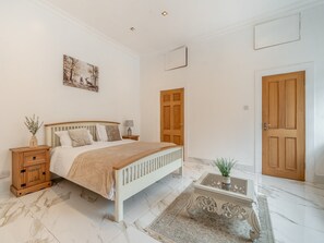 Double bedroom | The Annexe at Moulton Grange, Pitsford, near Northampton