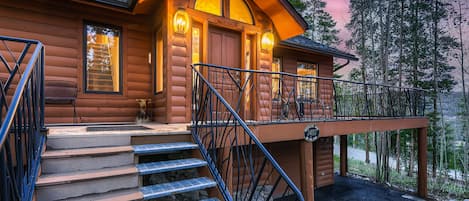 Quicksilver Lodge - a SkyRun Breckenridge Property - Welcome to Quicksilver Lodge!