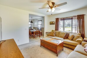Living Room | Smart TV | Electric Fireplace | 2 A/C Units | Central Heat