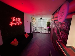 Living Room / Lounge