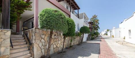 Are you ready to have an unforgettable vacation in our duplex villa located in a secured complex?