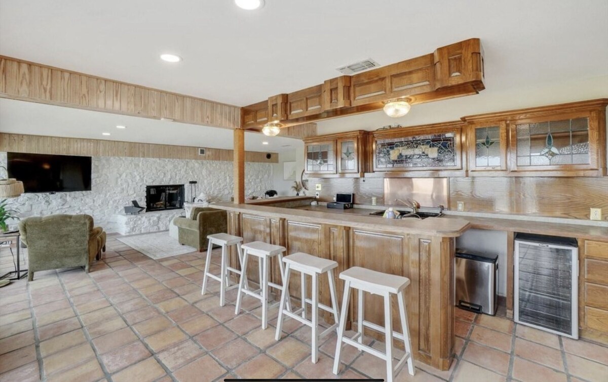 Lake Home with Private Pool, Games, Views! 100 yds to Marina w boat launch!