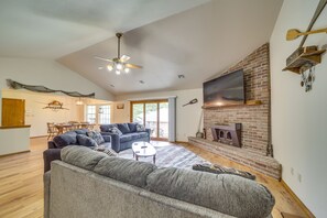Living Room | Single-Story House