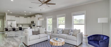 Biloxi Vacation Rental | 2BR | 2BA | 1,330 Sq Ft | Step-Free Access