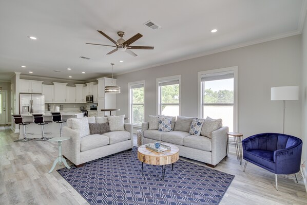 Biloxi Vacation Rental | 2BR | 2BA | 1,330 Sq Ft | Step-Free Access