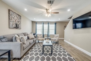 Living room - Unwind with friends or even just by yourself - you won't regret it!