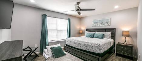 Master Bedroom With Roll A Way Twin bed