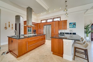 Kitchen | Cooking Basics | Coffee Maker | Trash Bags & Paper Towels Provided