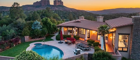 Sedona Paradise - A gorgeous gated hilltop estate bordering Bell Rock Trail