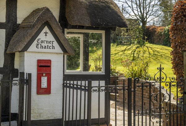 Corner Thatch dates from 17th century and was once the village post office