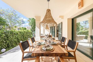 Outdoor dining