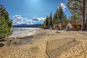 Step outside your door and be down on the beach in minutes from this cozy lakeside studio.
