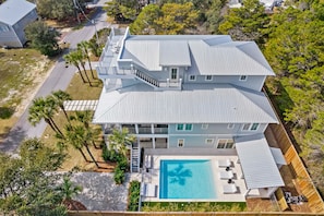 Aerial pic of spacious home