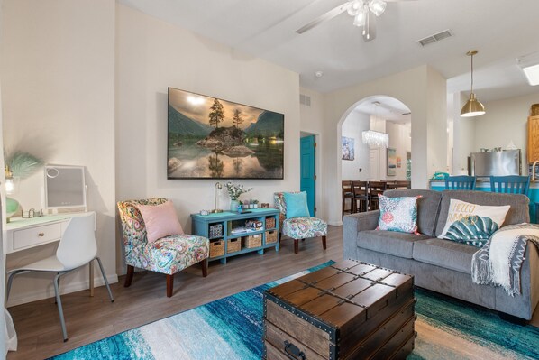 Main living area, 85" Sony Smart TV!!