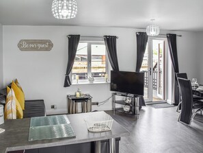 Living room | Lily’s Cottage, Wroxham