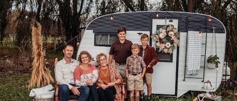 The Family of Stoneycreek Acres Farm: Molly, Dave, Carol, Colton, Luke & Easton