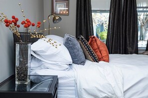 Queen Bedroom with Black-Out Curtains