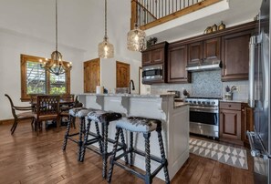 Pull up a stool at the breakfast nook each morning or use the stainless steel appliances to make the best meal of your life.
