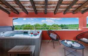 Bain à remous extérieur