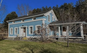 Catskill dreamy country house; fully updated with views to the woods.