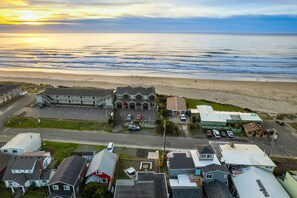 Prime central location in Rockaway Beach, steps from beach, restaurants and shop