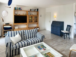 Wohnzimmer der Ferienwohnung Möwenweg 9/28 in Wittdün auf Amrum