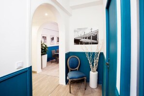 Entrance / Corridor
