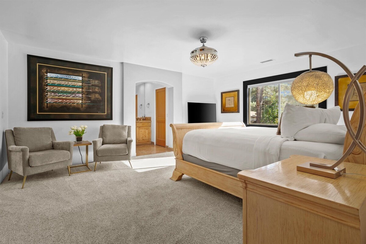 Pet-friendly home in the heart of West Sedona with spa, fire pit, view, + more!