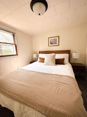 Queen Bedroom