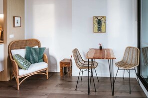 Comfortable dining for two guests