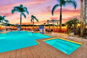 Stay calm and dip your body into the pool for a relaxing feeling...