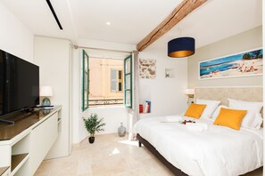 ~ Offer you exceptional holiday experiences - Maison REGINA ~ ABSOLUTY ANTIBES