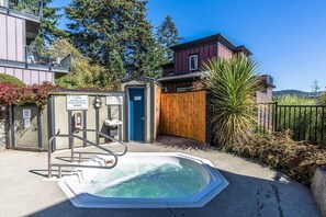 Upper Hot Tub