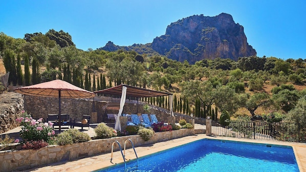 Casa Rural El Tajo  El Gastor by Ruralidays