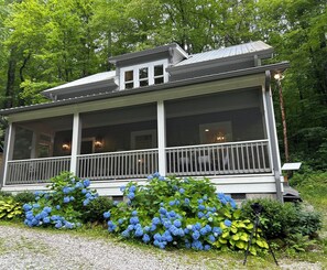 Highlands escape, nearly built Cabin with large front, screened porch