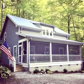 Newly  built luxury Highlands , North Carolina Cabin