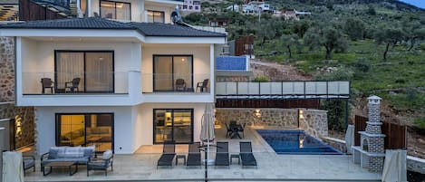 Brand new Villa Lina in the evening