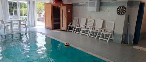 Pool-Inside- privat- heated-filtrated automaticly