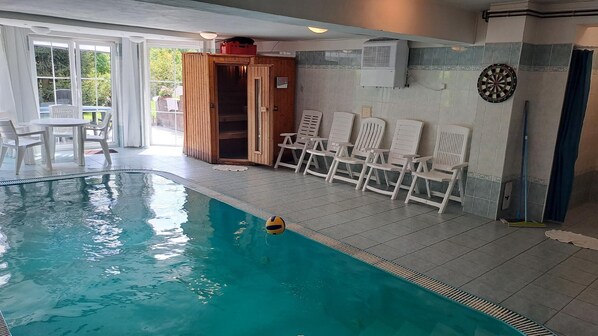 Pool-Inside- privat- heated-filtrated automaticly