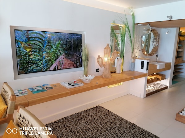 Chambre 2 avec salle de Bain ouverte