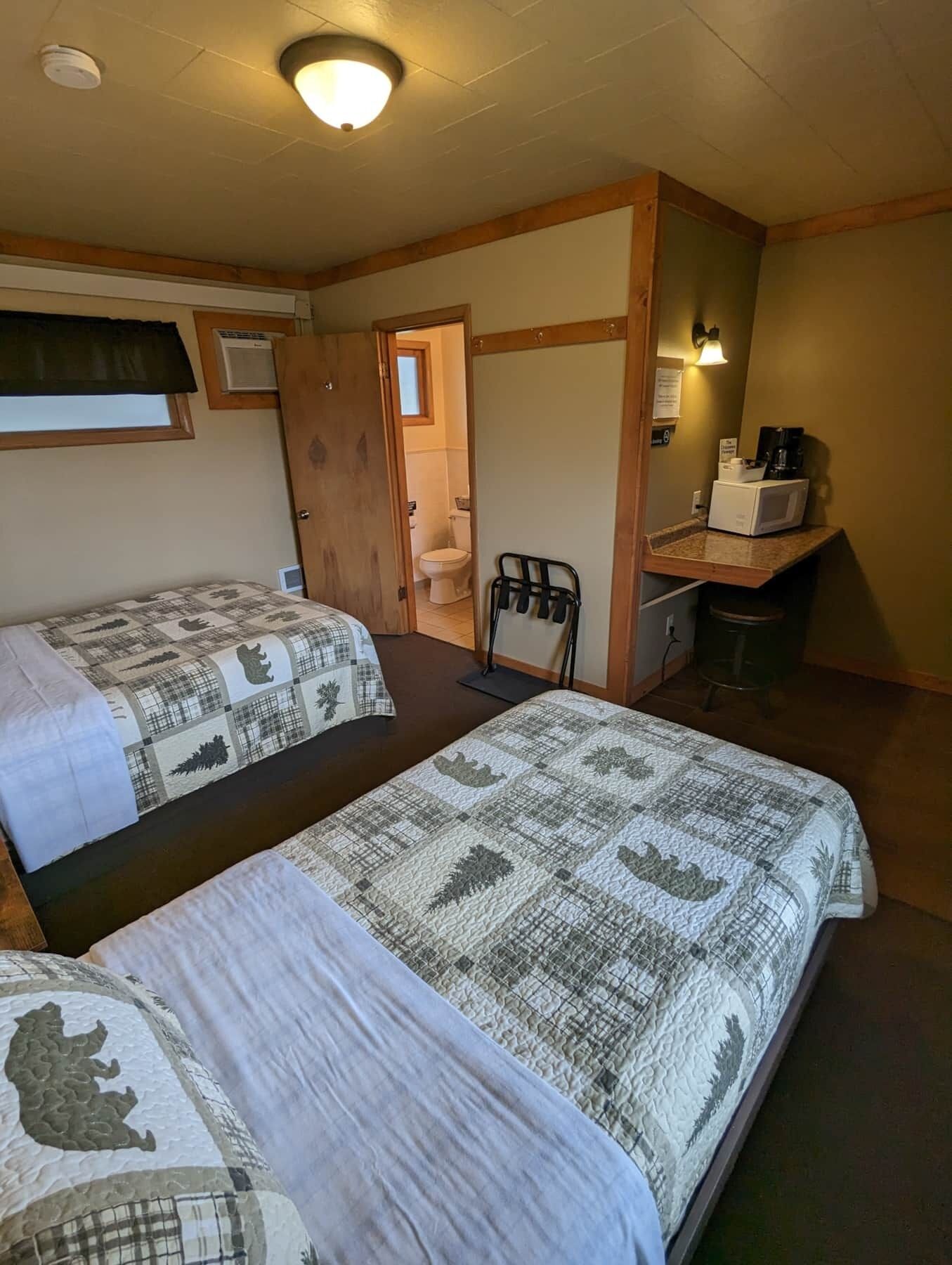 Room 3 - Double/Full Bed and Twin Bed (2)