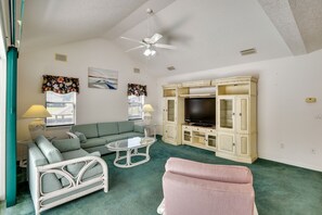 Living Room | Smart TV | Free WiFi | Patio Access