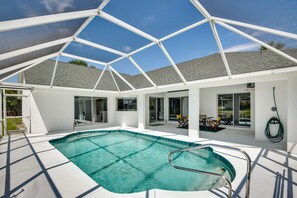 Screened Pool & Patio | Self Check-In | 2 Mi to European Village