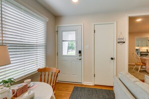 Entryway | Main Level