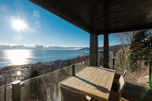 Terrace with view (1)