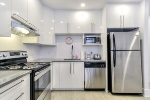 Kitchen (1)