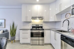 Kitchen (2)