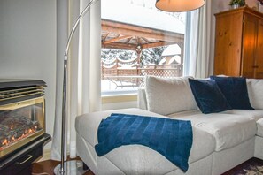 Living room (2)