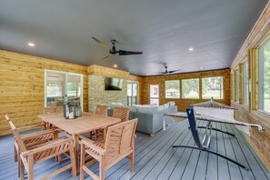Enclosed Deck | Main Level | Smart TV | Hammock | Propane Fire Pit
